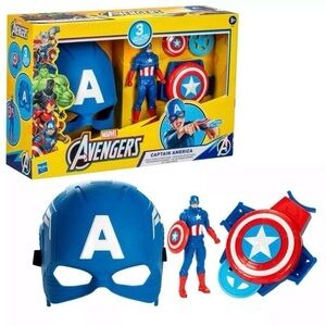 NIB. MARVEL Captain America Shield Strike Ultimate Pack